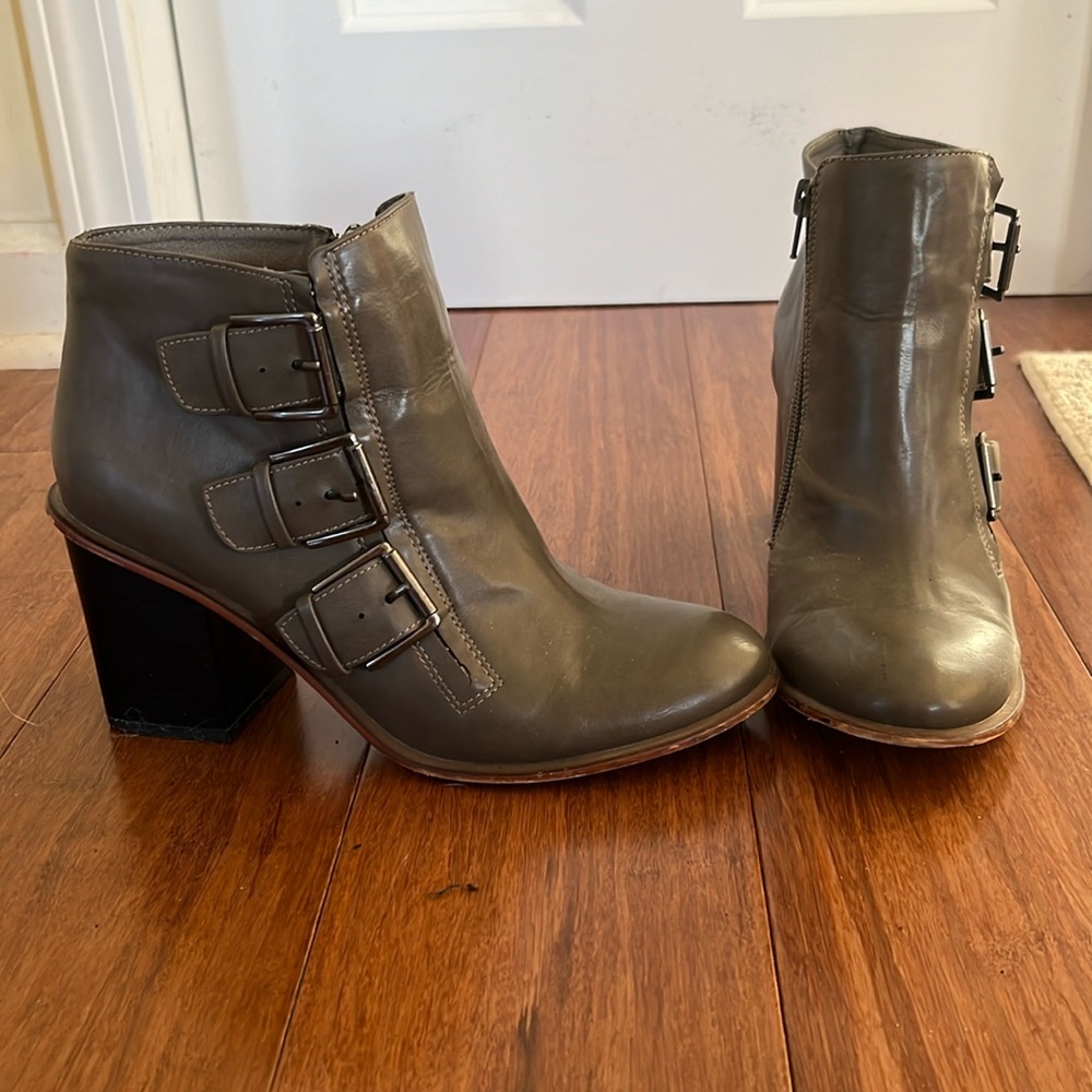 Heeled boots